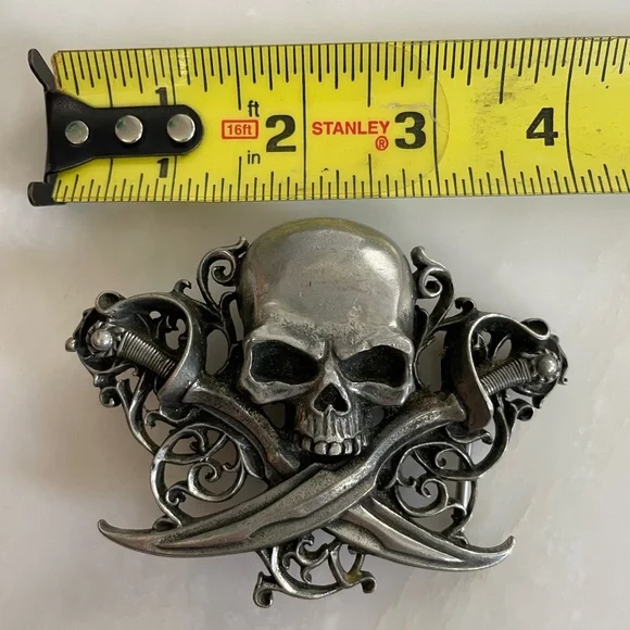 Alchemy Gothic 1977 metal pewter skull crossed sword belt buckle Made in England - Picture 2 of 5